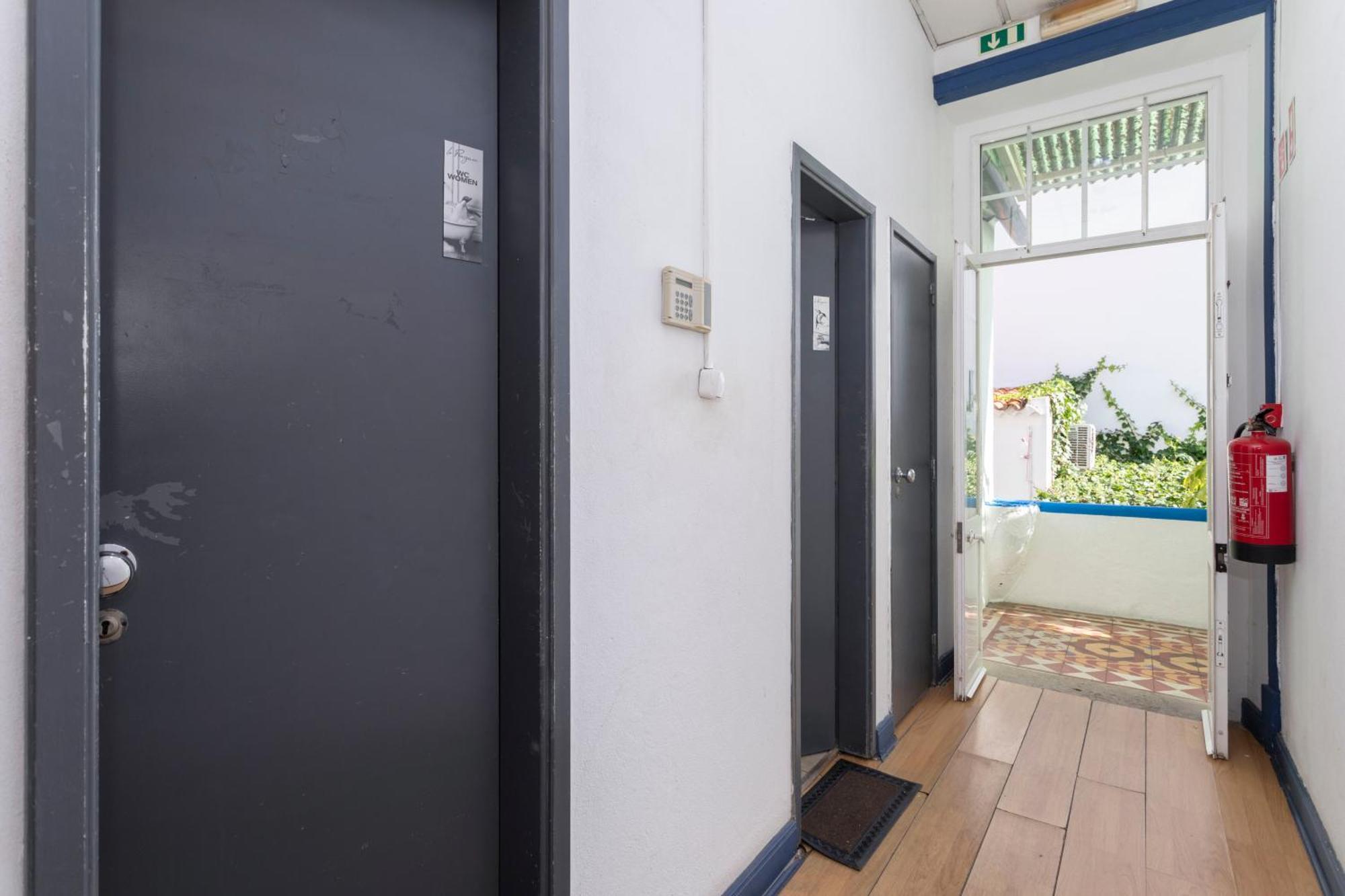 Le Penguin Hostel Dystrykt Dystrykt Faro Zewnętrze zdjęcie