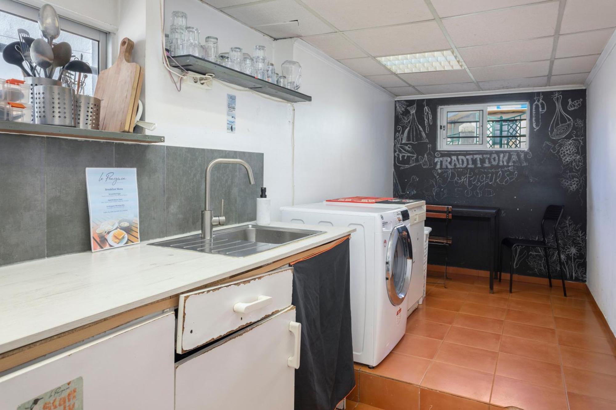 Le Penguin Hostel Dystrykt Dystrykt Faro Zewnętrze zdjęcie